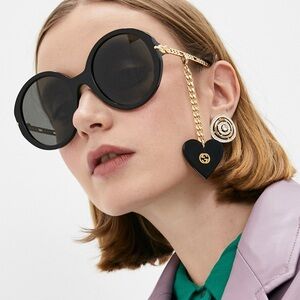 Gucci Black and Gold Sunglasses w/Chain and Heart Logo Pendant 🖤